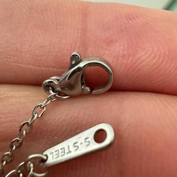 Neiman Marcus 18k Gold Plated Clover Necklace - Picture 6 of 6